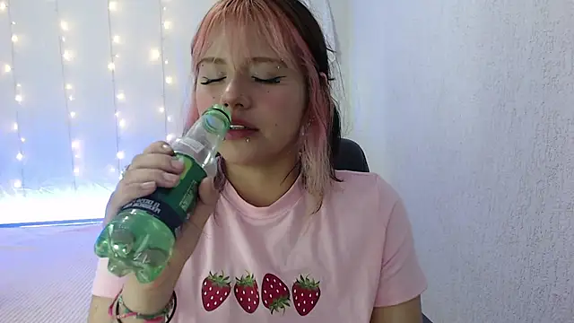 mixie cute online show from December 2024 11:25:01 PM