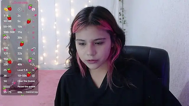 mixie cute online show from January 2025 06:32:02 PM