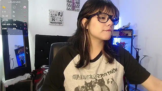 mixie cute online show from November 2025 01:32:01 PM