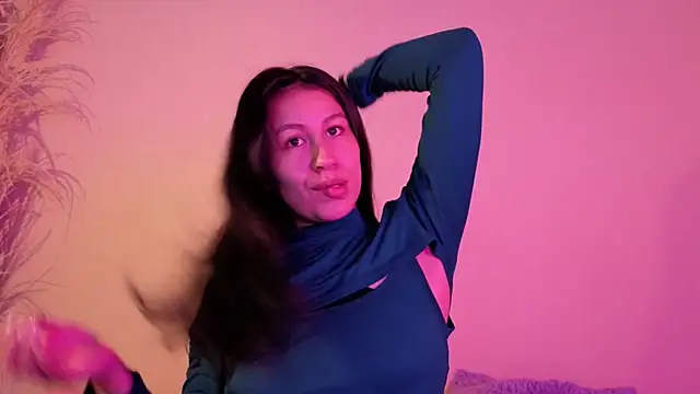 EmiGomez  online show from September 2025 01:27:01 PM