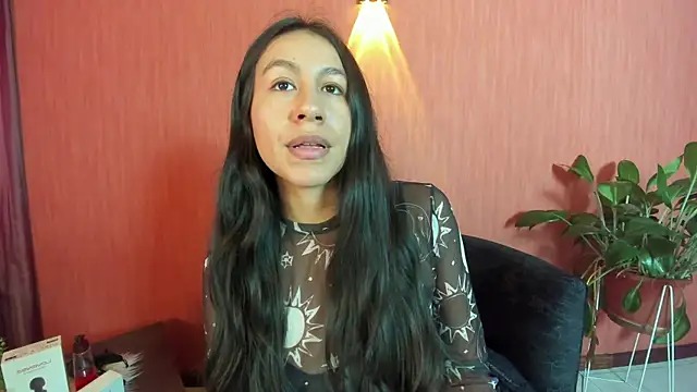 Snapshot of EmiGomez_ chatting on May 2026 02:45:01 PM EmiGomez online show from May 2026 02:45:01 PM