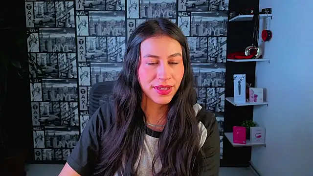 EmiGomez  online show from June 2026 03:27:01 PM