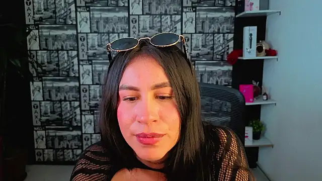 EmiGomez  online show from June 2026 03:25:01 AM