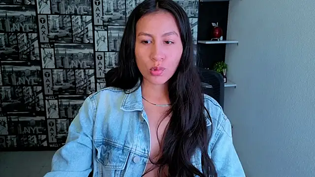 EmiGomez  online show from July 2026 12:06:02 AM