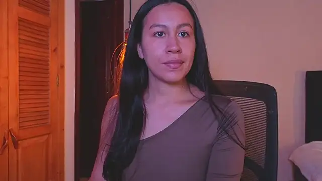 EmiGomez  online show from July 2026 03:42:01 AM