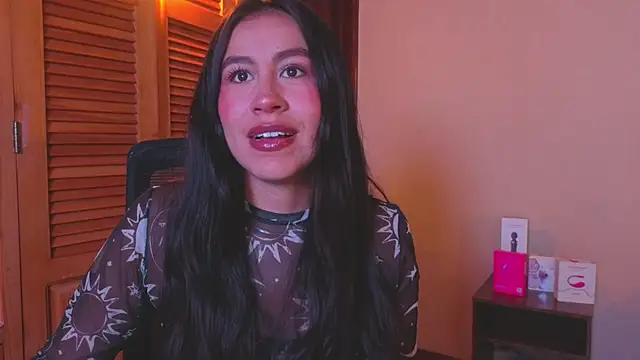 EmiGomez  online show from July 2026 11:18:02 PM
