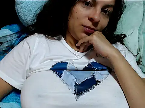 Snapshot of lindacutferrer chatting on May 2026 12:22:02 PM lindacutferrer online show from May 2026 12:22:02 PM