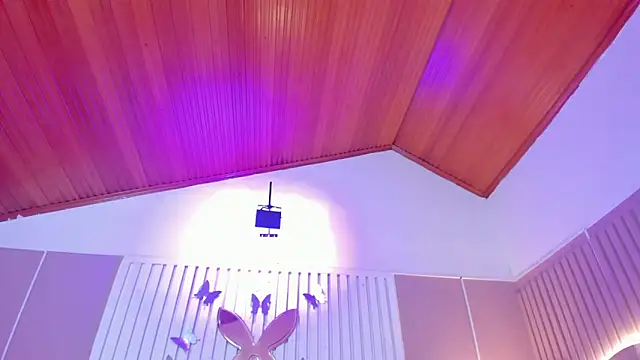 viiolett lee online show from January 2025 06:35:01 PM