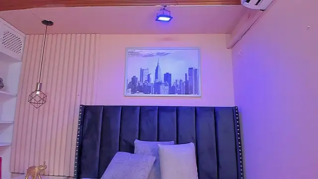 viiolett lee online show from January 2025 08:18:02 PM