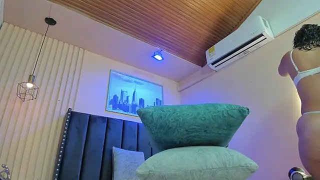 viiolett lee online show from February 2026 08:08:02 PM