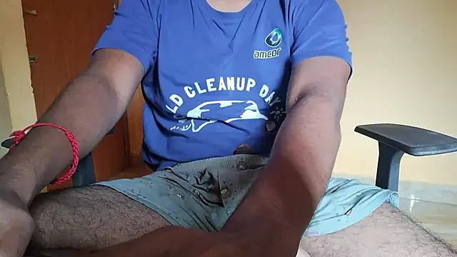 Snapshot of Aloneguy_bangalore chatting on November 2025 08:14:02 AM Aloneguy bangalore online show from November 2025 08:14:02 AM