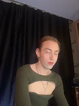 Avril Pearly  online show from February 2025 07:53:02 PM