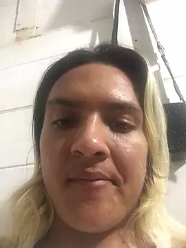 Snapshot of aslyhernandez_7 chatting on January 2025 08:26:01 PM aslyhernandez 7 online show from January 2025 08:26:01 PM