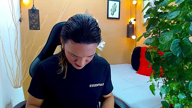 Snapshot of aslyhernandez_7 chatting on September 2025 12:18:01 PM aslyhernandez 7 online show from September 2025 12:18:01 PM