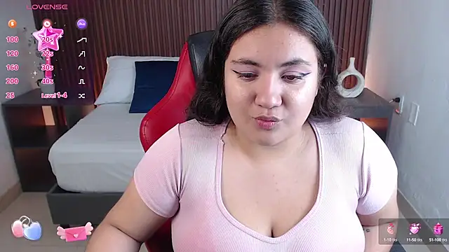 Snapshot of nadine_russo chatting on December 2024 07:11:01 PM nadine russo online show from December 2024 07:11:01 PM