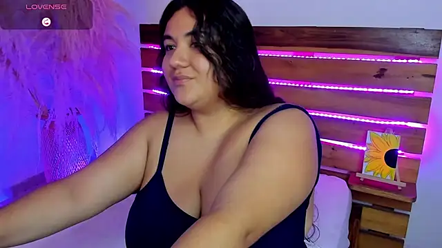 Snapshot of nadine_russo chatting on May 2026 11:35:02 PM nadine russo online show from May 2026 11:35:02 PM
