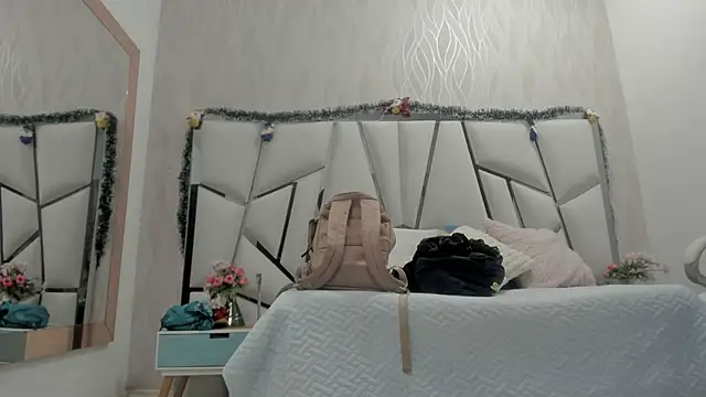 Snapshot of Victoriaa_millers chatting on November 2025 07:13:02 PM Victoriaa millers online show from November 2025 07:13:02 PM