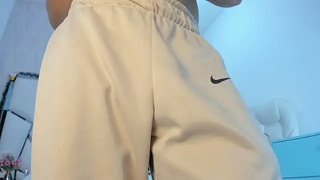 Victoriaa millers online show from December 2025 06:04:01 PM