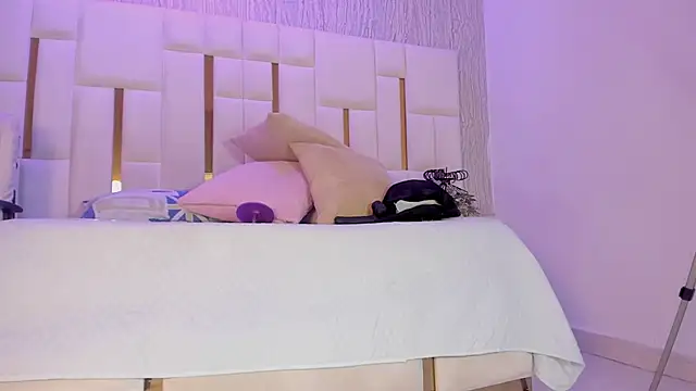 Victoriaa millers online show from May 2026 07:11:02 PM