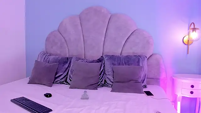 shaina vasquez online show from February 2025 06:21:02 PM