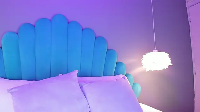 Snapshot of CaitlynCouper chatting on March 2025 11:17:01 PM CaitlynCouper online show from March 2025 11:17:01 PM