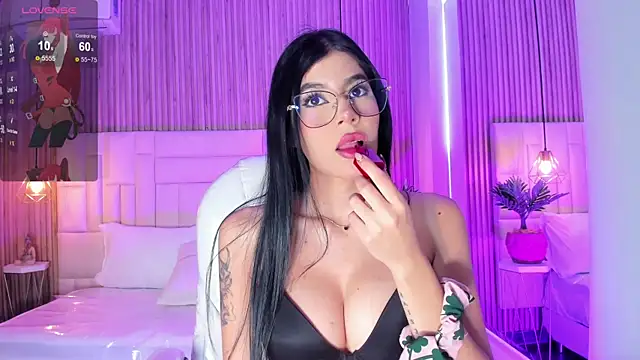 Snapshot of CaitlynCouper chatting on January 2026 12:07:02 PM CaitlynCouper online show from January 2026 12:07:02 PM