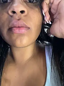 Snapshot of SussiSotto chatting on December 2024 12:02:01 PM SussiSotto online show from December 2024 12:02:01 PM