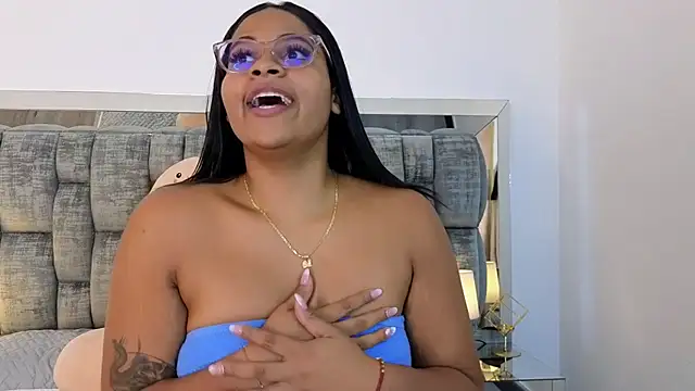 Snapshot of SussiSotto chatting on January 2025 02:47:01 PM SussiSotto online show from January 2025 02:47:01 PM