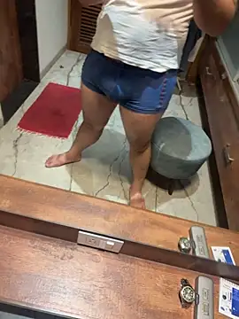 Snapshot of versatile_guy01 chatting on November 2025 01:35:02 PM versatile guy01 online show from November 2025 01:35:02 PM