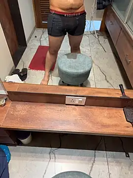 Snapshot of versatile_guy01 chatting on December 2025 03:33:01 AM versatile guy01 online show from December 2025 03:33:01 AM