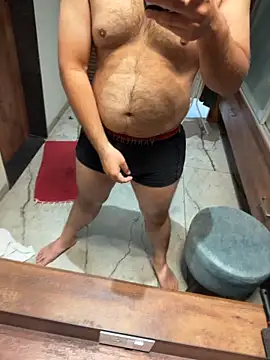 Snapshot of versatile_guy01 chatting on February 2026 03:21:01 AM versatile guy01 online show from February 2026 03:21:01 AM