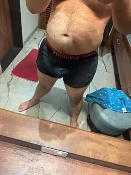 Snapshot of versatile_guy01 chatting on February 2026 05:05:02 PM versatile guy01 online show from February 2026 05:05:02 PM