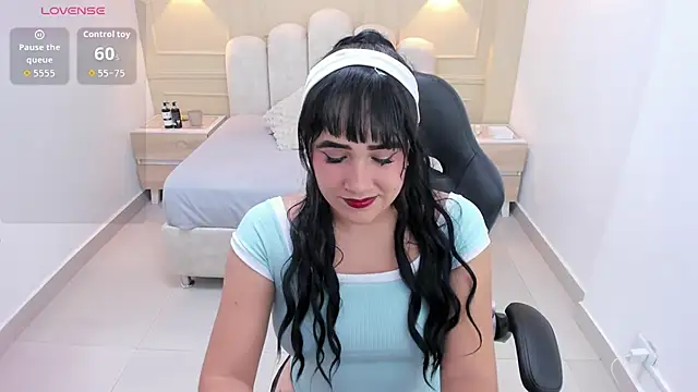 LINASTARK online show from July 2026 03:15:01 AM