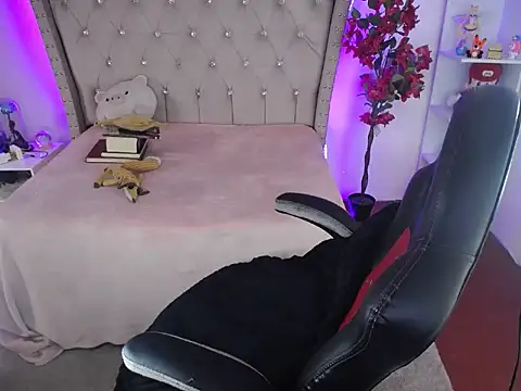 Snapshot of Shaddycute_ chatting on February 2025 03:17:01 PM Shaddycute online show from February 2025 03:17:01 PM