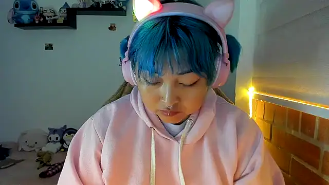 Snapshot of Shaddycute_ chatting on December 2025 10:11:02 AM Shaddycute online show from December 2025 10:11:02 AM