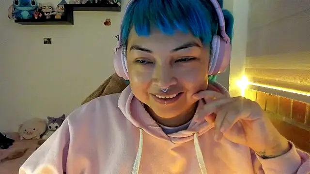 Snapshot of Shaddycute_ chatting on December 2025 12:56:02 PM Shaddycute online show from December 2025 12:56:02 PM