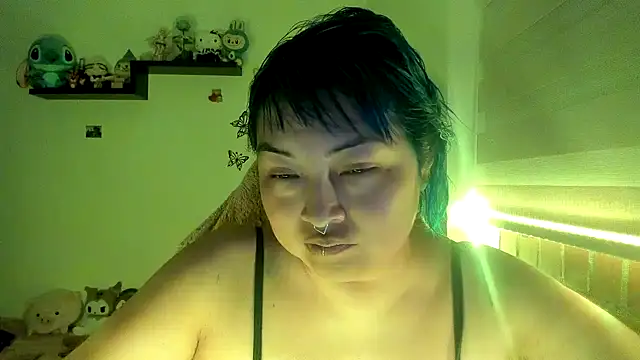 Snapshot of Shaddycute_ chatting on December 2025 01:14:01 AM Shaddycute online show from December 2025 01:14:01 AM