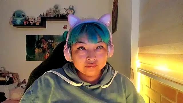 Snapshot of Shaddycute_ chatting on February 2026 01:32:02 PM Shaddycute online show from February 2026 01:32:02 PM