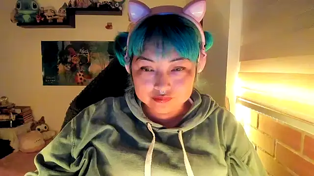 Snapshot of Shaddycute_ chatting on February 2026 01:37:02 AM Shaddycute online show from February 2026 01:37:02 AM