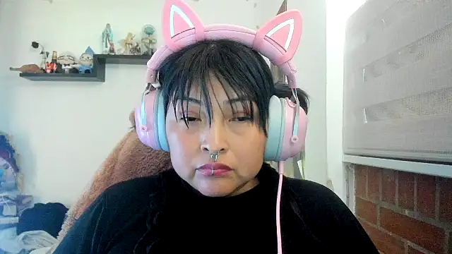 Shaddycute  online show from April 2026 09:05:01 PM