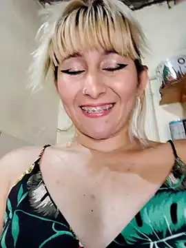 florecita9 online show from January 2025 12:06:01 AM