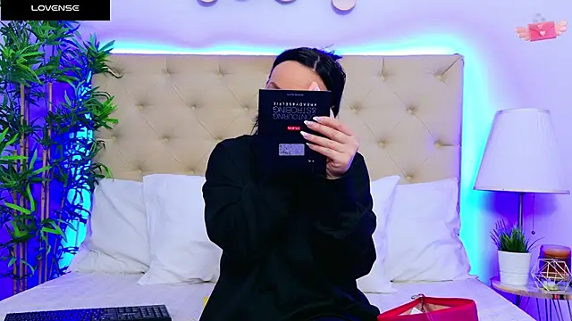 DaliyaArabian online show from January 2025 03:47:01 PM