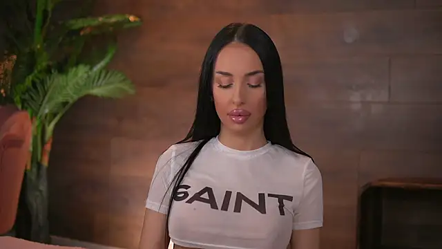 Snapshot of KairaAndrews chatting on January 2026 07:37:02 PM KairaAndrews online show from January 2026 07:37:02 PM