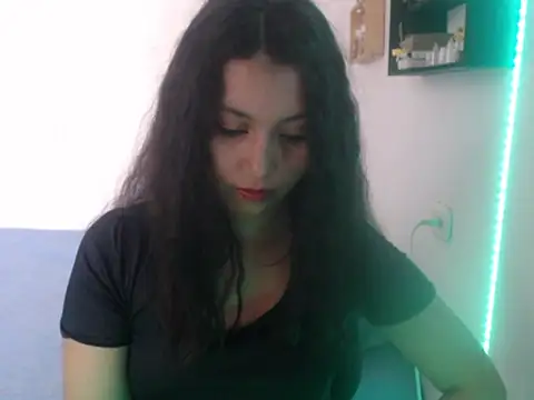 Snapshot of HannaKlein chatting on March 2025 02:01:02 PM HannaKlein online show from March 2025 02:01:02 PM