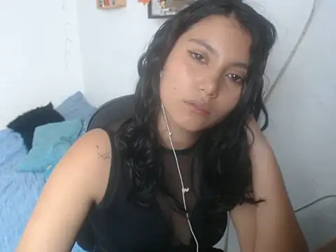 Snapshot of HannaKlein chatting on December 2025 06:36:02 PM HannaKlein online show from December 2025 06:36:02 PM