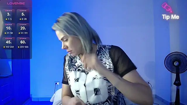 candydowson1 online show from December 2024 11:47:01 PM