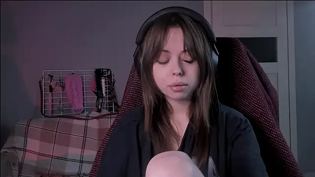 Snapshot of hype_meal_home chatting on November 2025 07:47:01 PM hype meal home online show from November 2025 07:47:01 PM