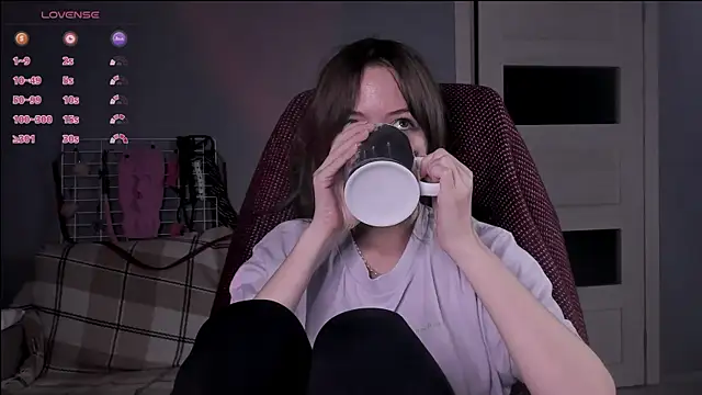 Snapshot of hype_meal_home chatting on November 2025 08:30:01 PM hype meal home online show from November 2025 08:30:01 PM