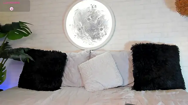 Elise Diamond online show from February 2025 01:37:01 AM