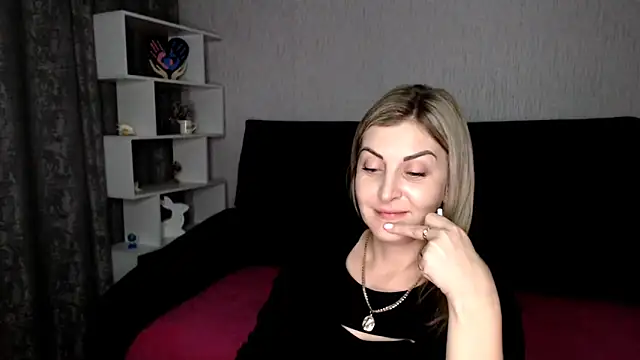 Snapshot of Amelia_Harper chatting on December 2024 06:39:01 PM Amelia Harper online show from December 2024 06:39:01 PM